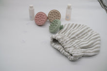 Load image into Gallery viewer, Irayo Spabrush and SpaCap